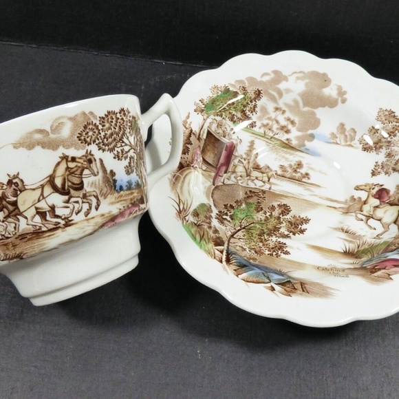 Ridgway Potteries Catching Mail Tea Cup & Saucer set Staffordshire England - Picture 6 of 10